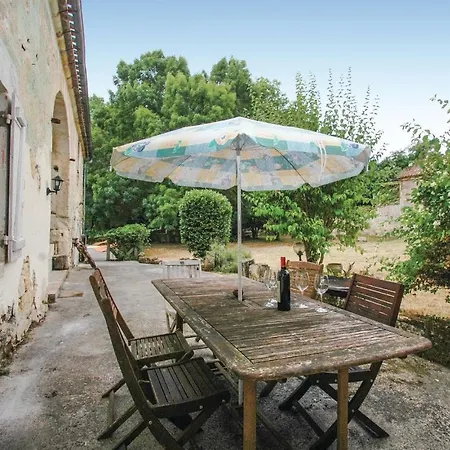 4 Bedroom Beautiful In St Germain Saint-Germain-de-la-Riviere