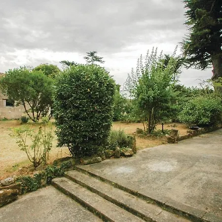 Casa de Férias 4 Bedroom Beautiful In St Germain Saint-Germain-de-la-Riviere