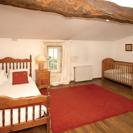 4 Bedroom Beautiful In St Germain Casa de Férias