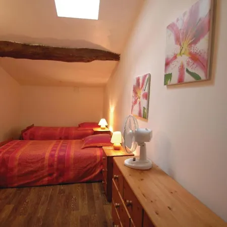 4 Bedroom Beautiful In St Germain Casa de Férias