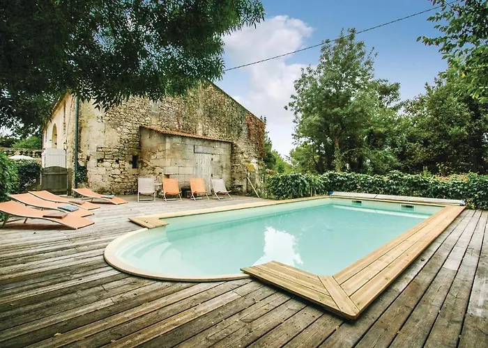 度假居 4 Bedroom Beautiful In St Germain