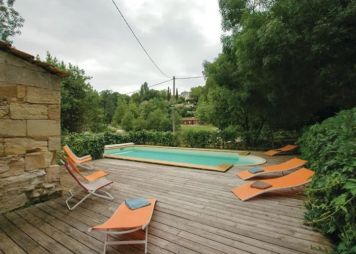 4 Bedroom Beautiful In St Germain Saint-Germain-de-la-Rivière